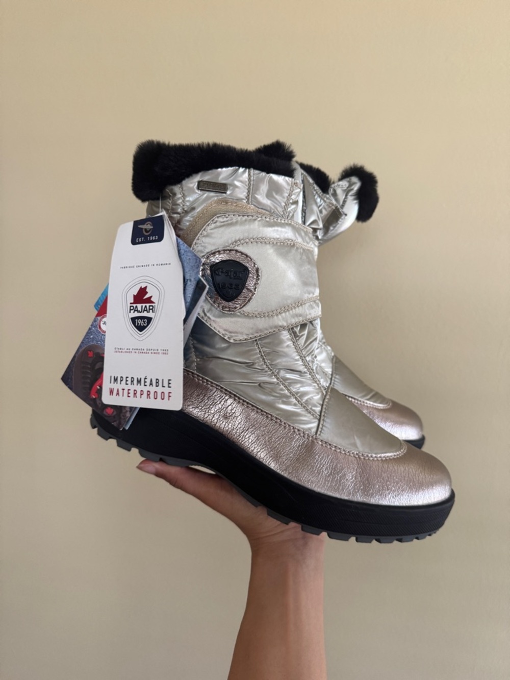 Pajar Silver Metallic and Black Insulated Snow Boots
